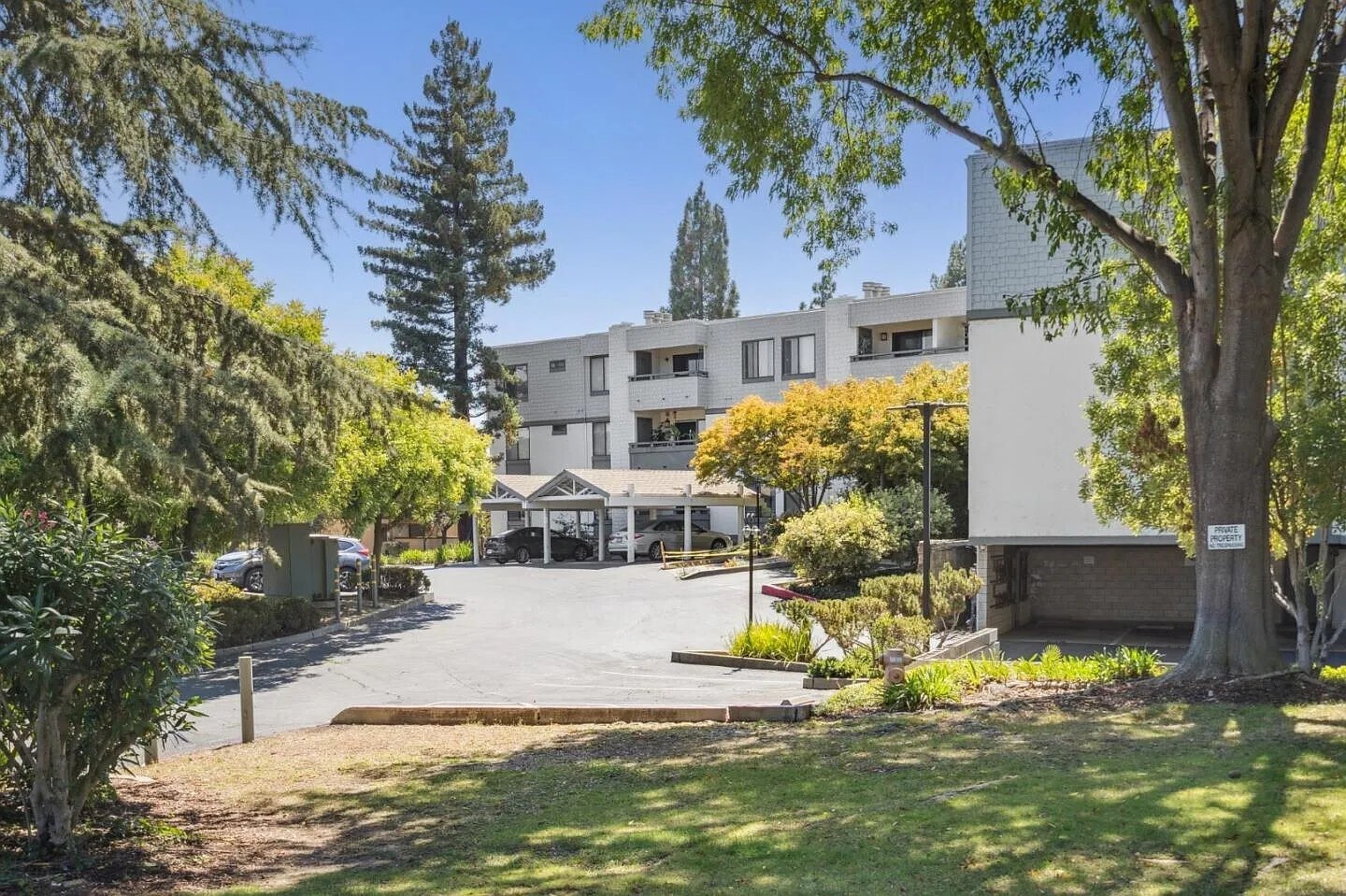 Building Photo - 40425 Chapel Way