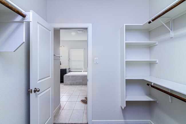 Building Photo - 3623 Carlsbad Way