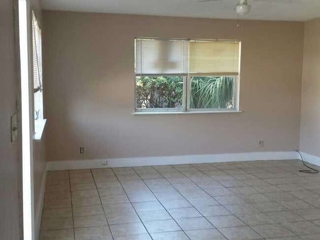 Building Photo - 1230 NW 29th Way