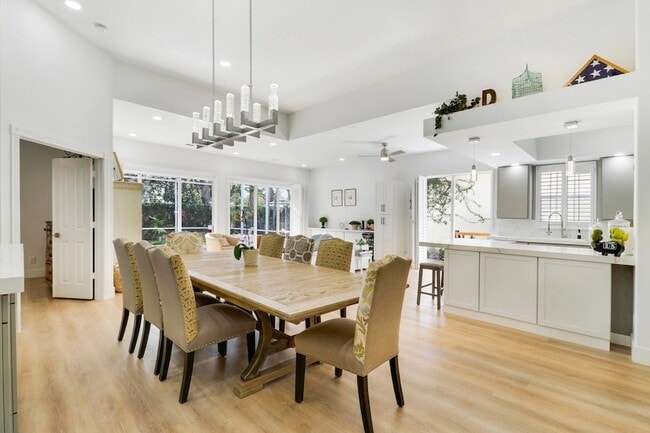 Building Photo - 387 Kelsey Park Dr