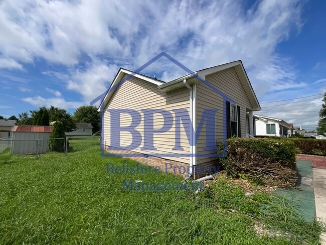 Building Photo - Completely Renovated 3 Bed, 2 Bath Home in...