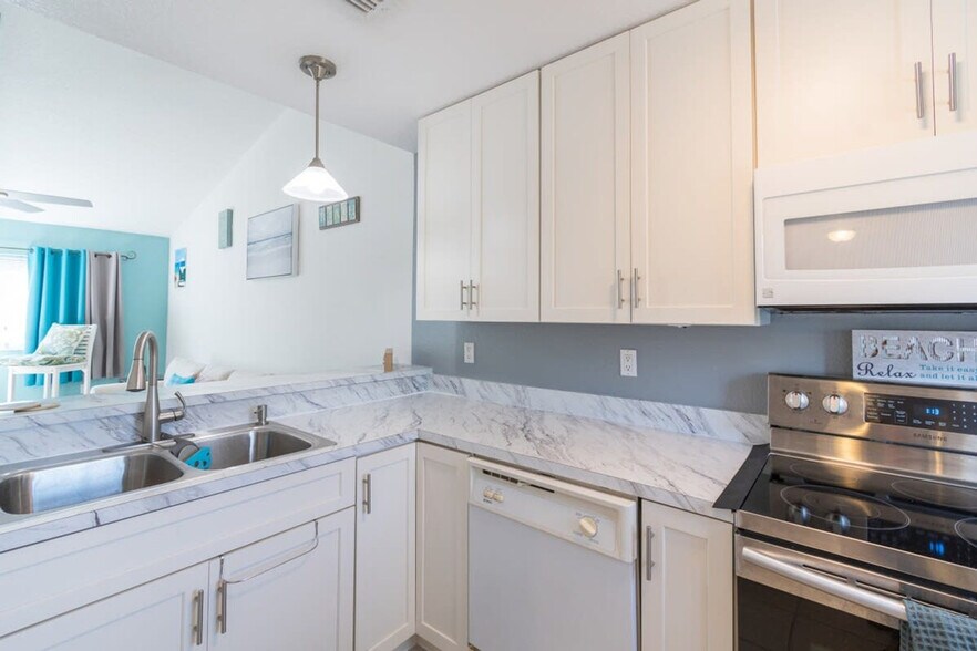 Building Photo - 545 Ocean Park Ln