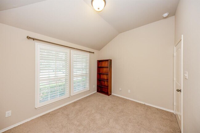 Building Photo - 29011 Davenport Dr