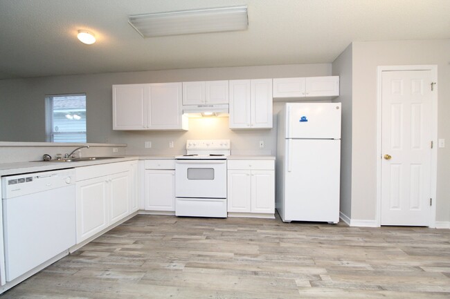 Building Photo - 3 Bedroom, 2 Bath Patio Home with Garage &...