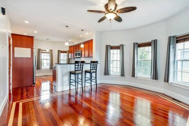 Building Photo - 77 Adams St