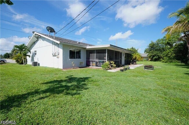 Building Photo - 257 Cape Coral Pkwy E