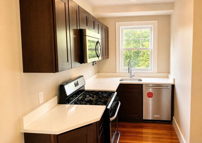 Building Photo - 207 Lowden St