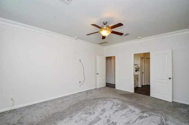 Building Photo - 7015 Baitland Dr