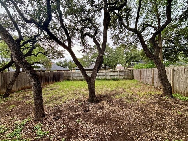 Building Photo - 808 Lone Star Dr