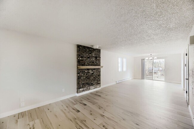 Building Photo - 14115 Admiralty Way