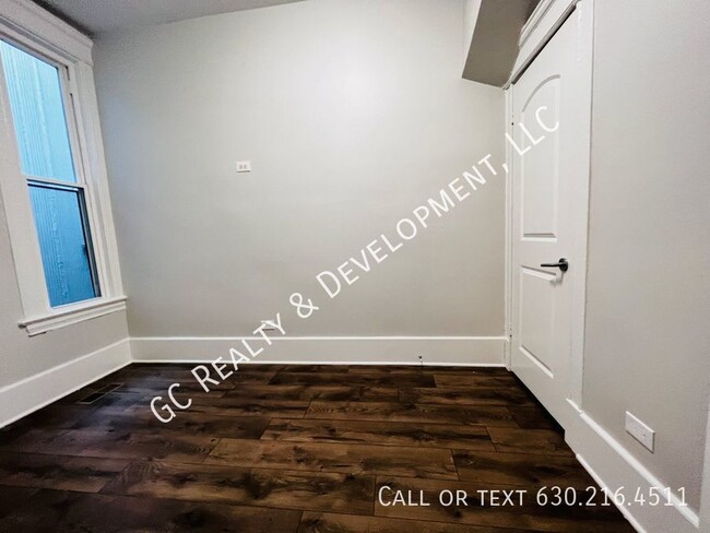 Building Photo - 6401 S Eberhart Ave