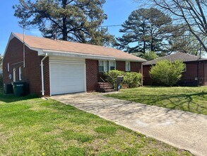 Building Photo - 718 Powhatan Pkwy