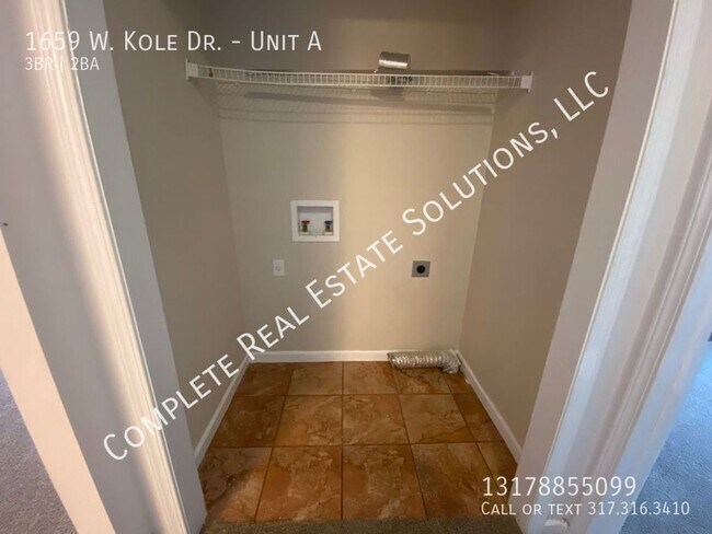 Building Photo - 1659 W Kole Dr