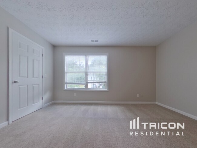 Building Photo - 207 Arbor Creek Dr