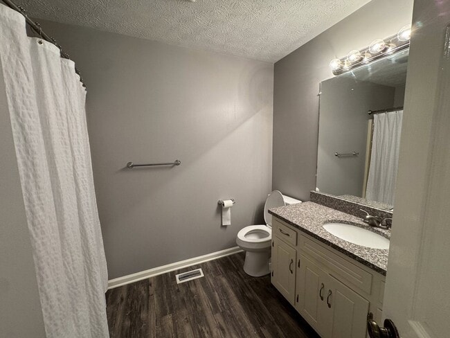 Building Photo - 110 S Dove Ct