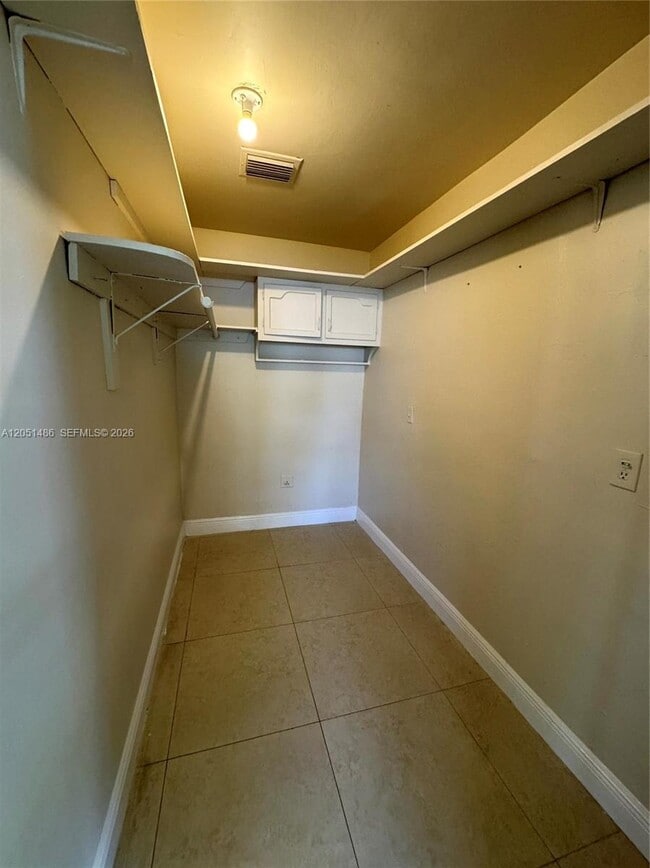 Building Photo - 3421 SW 32nd Ct