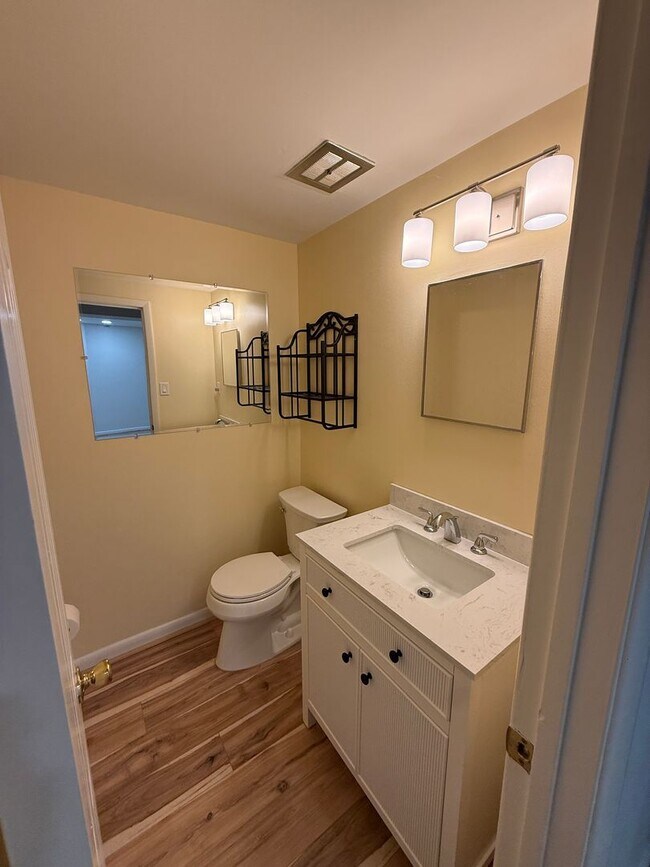 Building Photo - 1411 Harrison St