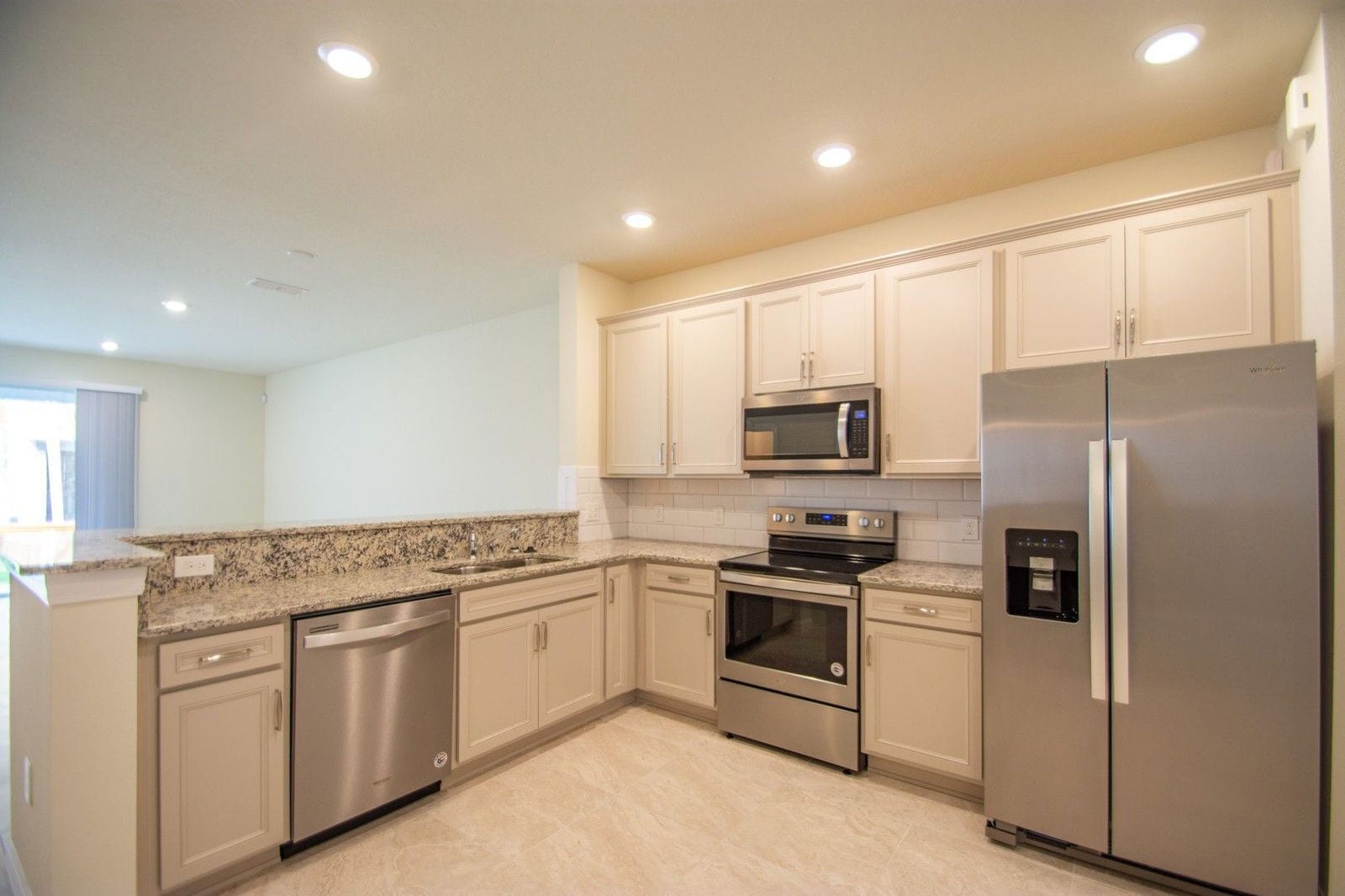 Building Photo - 3912 Plainview Dr