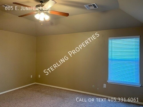 Building Photo - 605 E Juniper Ln