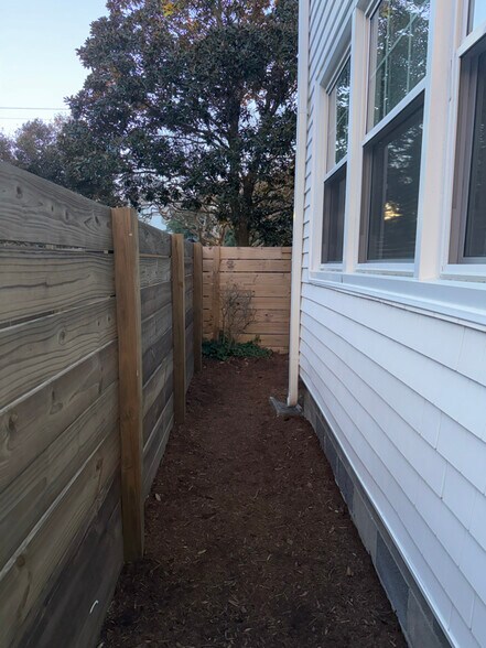 Building Photo - 7605 Atlantic Ave