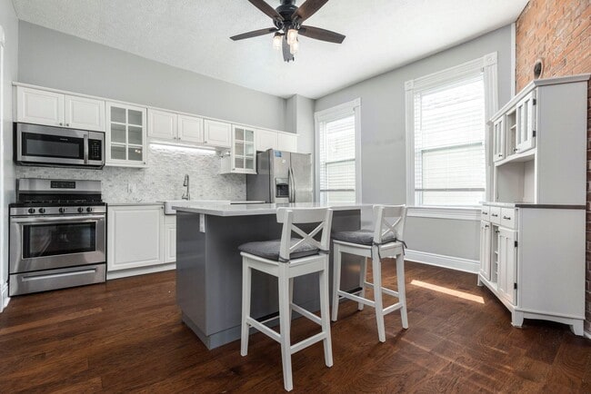 Building Photo - 1203 S Preston St