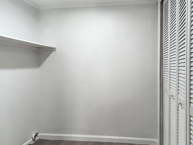 Building Photo - Move-In Ready Home Near Canyon Lake – Fres...