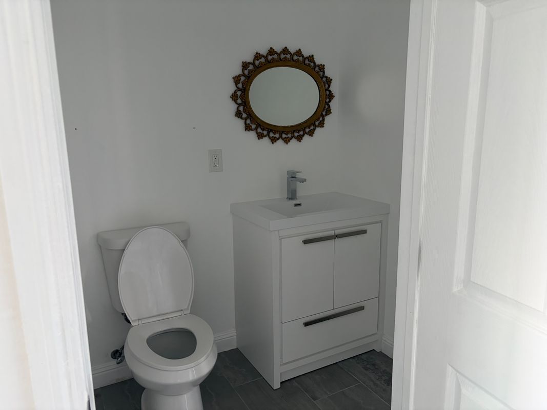 Building Photo - 1254 W 41st Pl