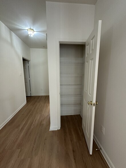 Building Photo - 420 Redland Blvd