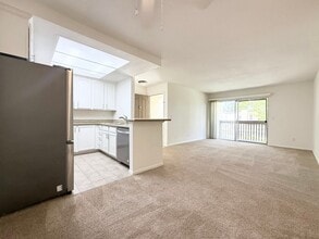 Building Photo - Upper Level Condo in Gated Arbor Hill!