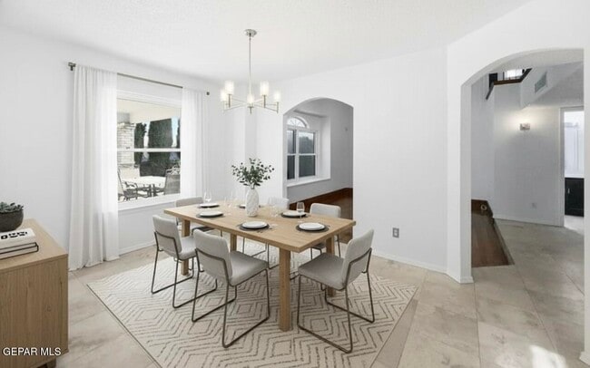 Building Photo - 10916 Loma De Luz Pl