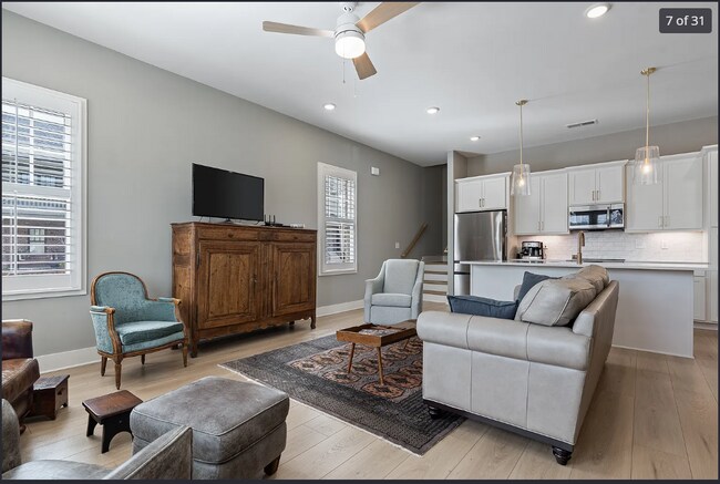Building Photo - 4784 Arden Wy