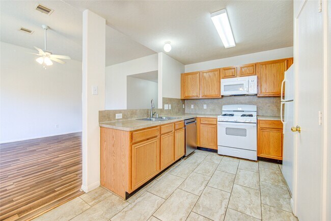 Building Photo - 21603 Juniper Meadows Dr