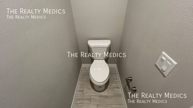 Building Photo - 3290 Halden Ave SE