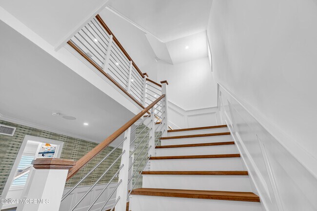 Building Photo - 3574 Ocean Terrace