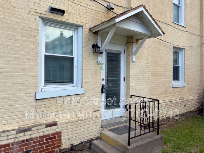 Building Photo - 104 S Front St