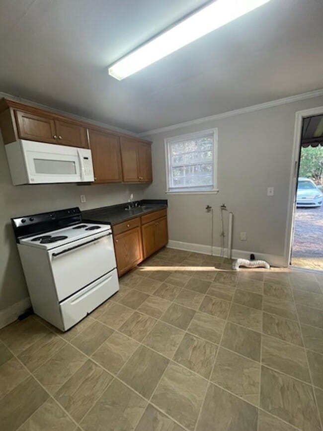 Building Photo - 706 N Horner Blvd