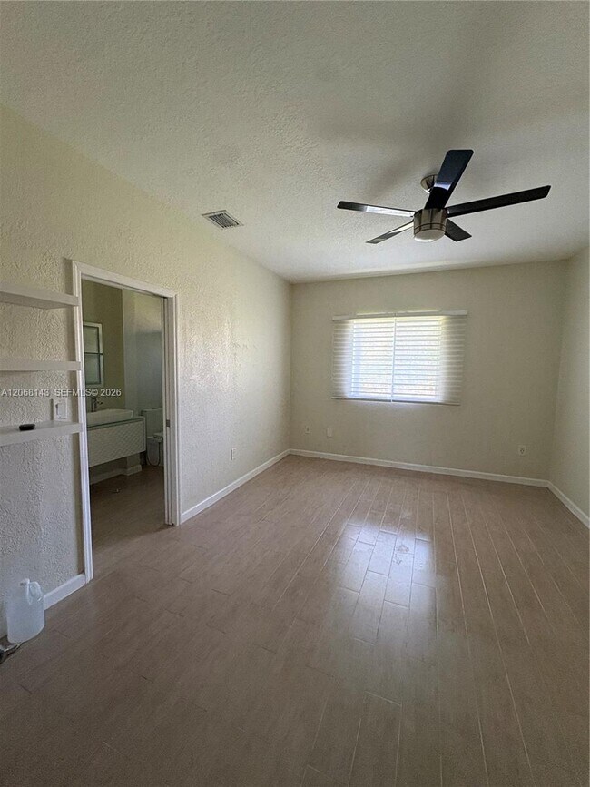 Building Photo - 5725 Tuscany Way
