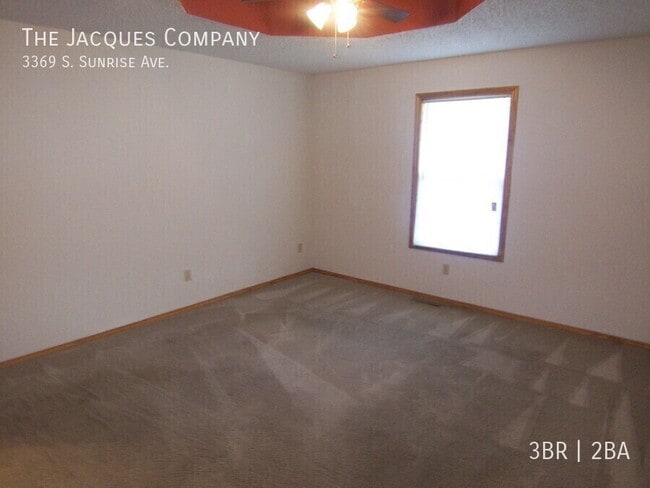 Building Photo - 3369 S Sunrise Ave
