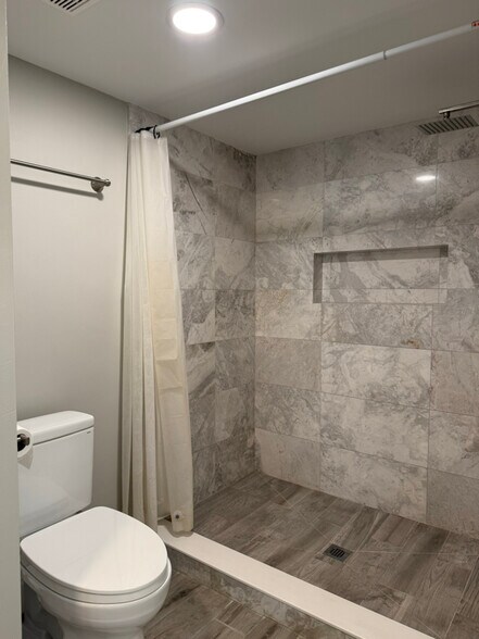 Building Photo - 3451 County Barn Rd