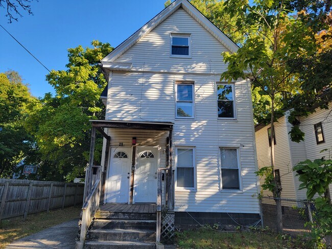 Primary Photo - 27 Lilac St