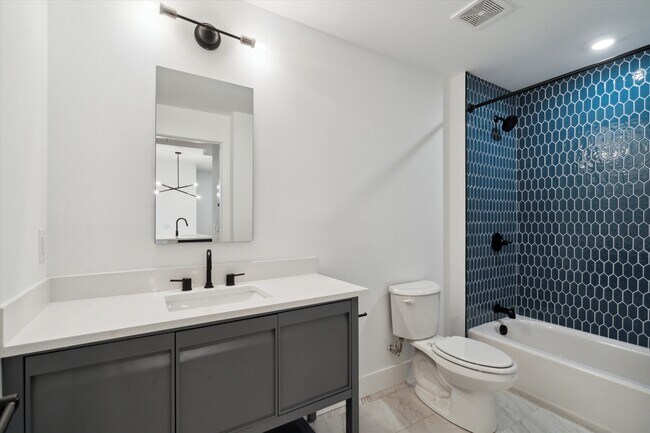 Building Photo - 2636 E York St