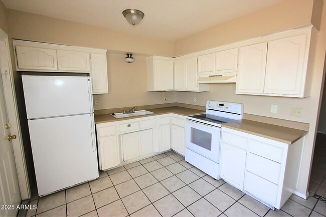 Building Photo - 4553 E Caballero Cir