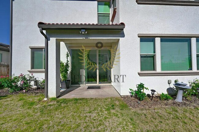 Building Photo - 1439 E Via Albero Dr