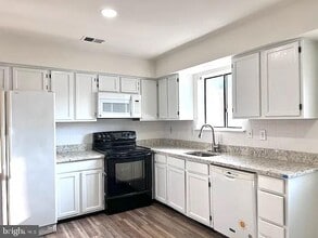 Building Photo - 56 Rickmar Ln