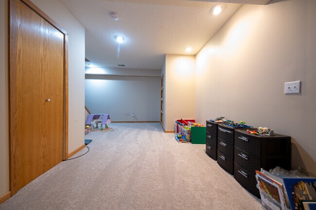 Building Photo - 17473 Hayes Ave