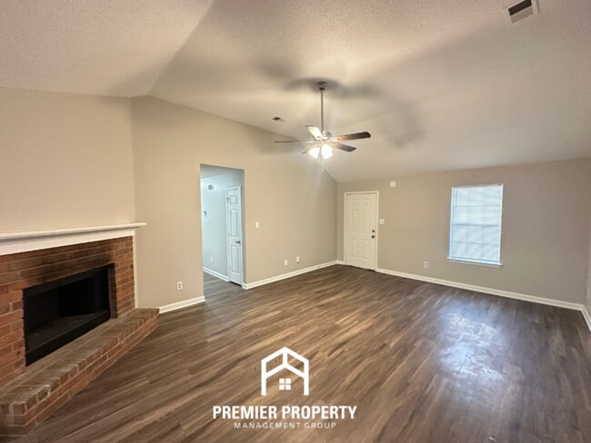 Building Photo - 6726 State Line Rd