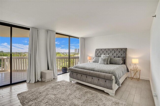 Building Photo - 1000 E Island Blvd