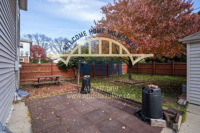 Building Photo - 2526 S 96th St