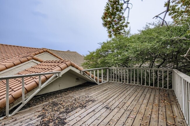 Building Photo - 3323 Augusta Blvd