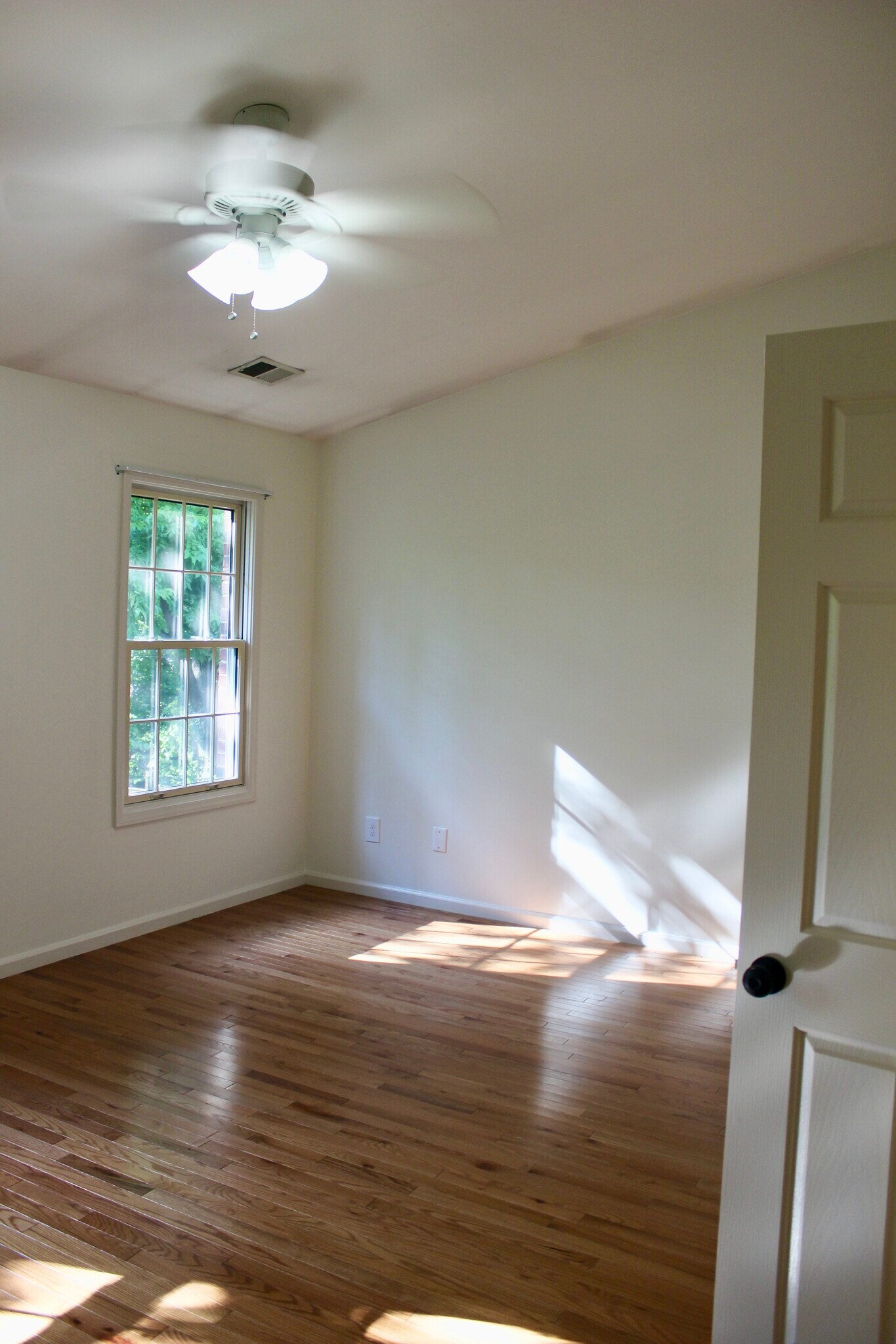Building Photo - 1625 Nicholasville Rd
